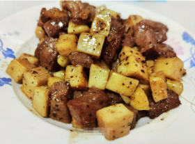 ​Beef Cubes with King Oyster Mushrooms