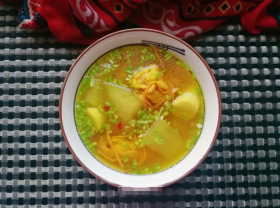 Chicken leg soup with Chinese yam, winter melon, and cordyceps flowers