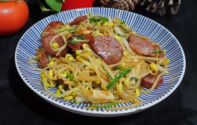Stir-Fried Chinese Sausage with Soybean Sprouts
