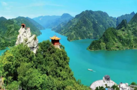 Qingjiang Gallery Scenic Area in Yichang City