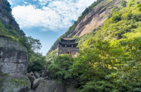 Jianmen Pass on the Shu Road of Jianmen
